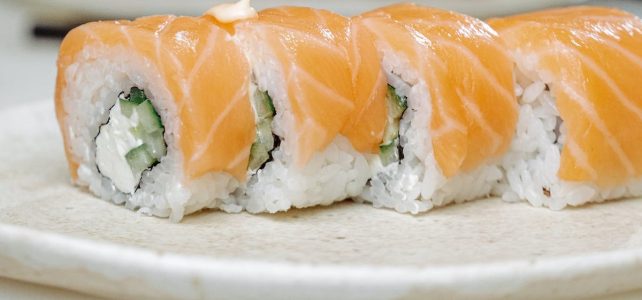 Choisir le meilleur saumon pour vos sushis et sashimis : les conseils essentiels